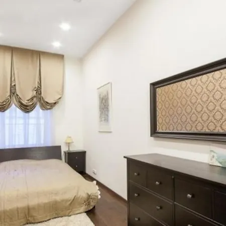 Happy Toto Old Town, Self Check, Parking In The Yard, * 维尔纽斯