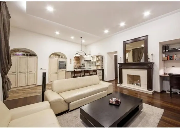 Happy Toto Old Town, Self Check, Parking In The Yard, * Вильнюс